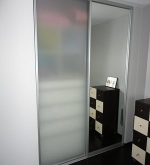 Garderoobid, liuguksed ja mööbel (29)